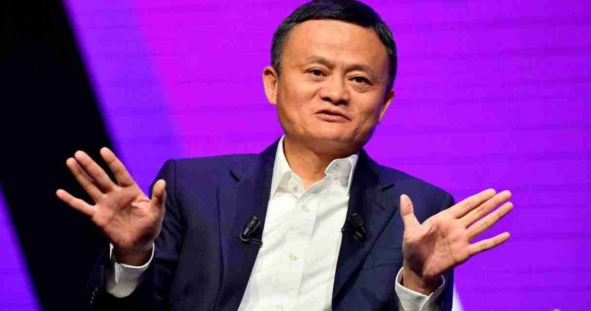 Alibaba decide di cambiare la strategia aziendale e il titolo crolla in borsa: persi 22 miliardi di dollari