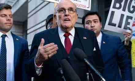 Rudy Giuliani è in bancarotta dopo la sentenza di condanna per diffamazione